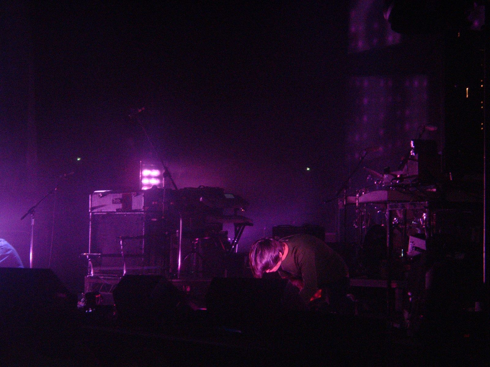 Radiohead live, purple stage lighting